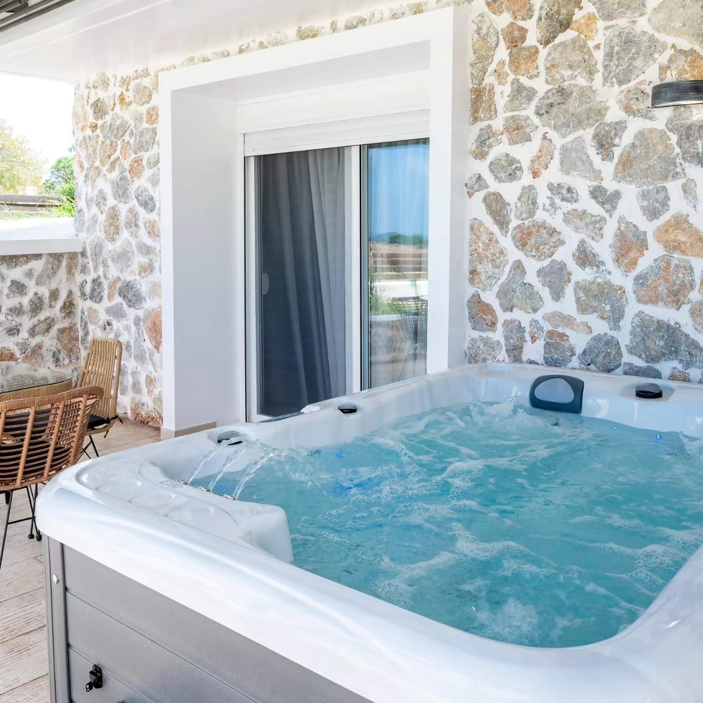 A Private Hideaway with Jacuzzi (108)